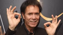 Cliff Richard kiện BBC và Cảnh sát Anh?