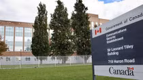 Tình báo Canada tăng cường do thám nội địa