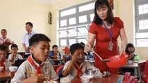 Giáo viên vùng cao góp tiền, góp gạo lo bữa ăn cho học sinh nghèo