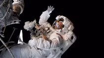Bác sĩ đặc biệt trên Trạm vũ trụ quốc tế ISS
