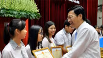 Quảng Ninh: Khen thưởng học sinh thi đỗ tốt nghiệp THPT đạt điểm cao