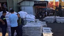 Phát hiện vụ nhập khẩu 5 container hàng Trung Quốc không nhãn mác
