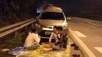 Xin đừng coi đường cao tốc là… đường làng