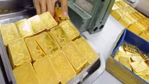 Giá vàng hôm nay 2-7: Tiếp tục tăng mạnh