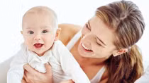 Tuổi về hưu của phụ nữ tùy thuộc vào số con