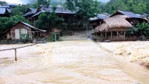 Lũ đang lên nhanh tại Yên Bái 