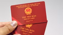 Thu hồi thẻ nhà báo của 10 phóng viên