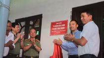 Xúc động lễ bàn giao nhà tình nghĩa cho bệnh binh Công an