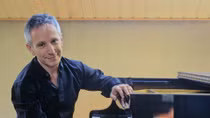 Nghệ sĩ tài năng người Pháp độc tấu piano cổ điển tại Hà Nội