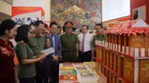 Triển lãm 3.000 cuốn sách về Đảng, Bác Hồ, CAND