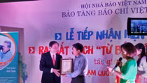 Tiếp nhận hàng loạt hiện vật, tư liệu quý về báo chí Việt Nam