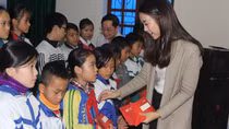 Hoa hậu Mỹ Linh trao từ thiện tại Quảng Bình, Quảng Trị
