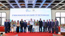 Đón khách quốc tế thứ 15 triệu, du lịch hoàn thành chỉ tiêu sớm