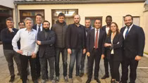 Pháp nói gì khi Phó Thủ tướng Italia gặp thủ lĩnh phe áo ghi-lê vàng? 