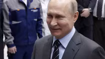 Thu nhập của Tổng thống Putin giảm một nửa trong năm 2018 