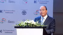Thủ tướng Nguyễn Xuân Phúc: "Khi các bạn nhìn về hướng Đông, hãy chọn Việt Nam"