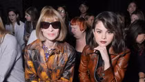 Những bộ cánh “trẩy hội” của các sao tại NYFW 2017 