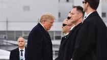 Châu Âu "tức giận" vì phát biểu luật súng đạn của ông Trump 