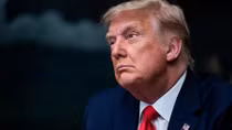 Tổng thống Trump gia hạn hai lệnh cấm nhập cư 