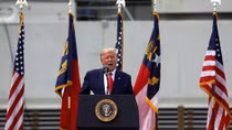 Vì sao ông Trump kêu gọi cử tri bang chiến địa bỏ phiếu 2 lần?