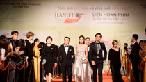 Dàn sao "đổ bộ" thảm đỏ bế mạc Liên hoan phim Quốc tế Hà Nội 
