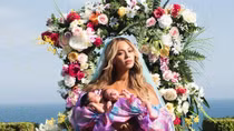 Beyonce khoe ảnh cặp song sinh tròn 1 tháng tuổi 