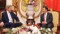 Phó Thủ tướng Phạm Bình Minh tiếp cựu Ngoại trưởng Hoa Kỳ John Kerry 
