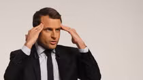 "Xôn xao" dự luật tị nạn gây chia rẽ Đảng của ông Macron 
