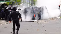 Hàng trăm tù nhân Ukraine phóng hỏa trại cải tạo
