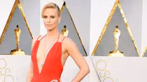 Những bộ váy gợi cảm nhất Oscar mọi thời đại 