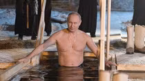 Tổng thống Putin ngâm trong băng dưới thời tiết âm độ 