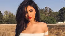 Kylie Jenner "thổi bay" 1,3 tỷ USD của Snapchat chỉ bằng một câu nói 