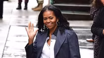 Phong cách của bà Michelle Obama sau khi rời Nhà Trắng 