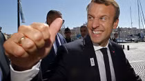 Tổng thống Macron muốn bánh mì Baguette được công nhận danh hiệu này 