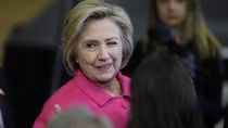 Bà Hillary Clinton lại tiếp tục... tranh cử 