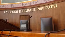 Trùm mafia Italia thắng kiện "quyền nghe CD ở phòng biệt giam"