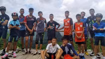 Đội bóng nhí "Lợn Hoang" đã luyện tập trở lại 