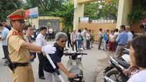 CSGT "bám đường" đảm bảo TTATGT kỳ thi tuyển sinh lớp 10