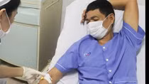 Người đàn ông bị thủng ruột vì uống thuốc giảm đau tự mua 