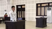 Hắt cả ca a xít vào mặt bạn gái đang mang thai vì cuồng ghen
