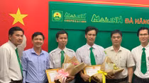 Khen thưởng tài xế taxi trả lại tài sản cho du khách bỏ quên 