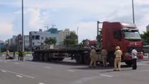 Cấm dừng, đỗ các phương tiện và vận tải trên toàn tuyến đường ra cảng Tiên Sa 