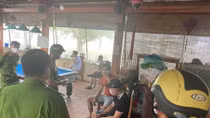 Chủ nhà hàng cùng 3 khách đánh bi-a nộp phạt 63 triệu đồng
