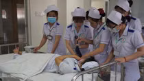 SV Đà Nẵng thực tập nghề Điều dưỡng