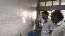 Hỗ trợ 14 ngư dân gặp nạn, bỏng nặng trên tàu cá phát nổ ở vùng biển Hoàng Sa 