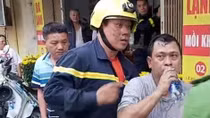 Cảnh sát PCCC Đà Nẵng cứu 2 người mắc kẹt trong vụ cháy chiều mùng 1 Tết
