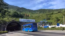 Tạm ngừng hoạt động vận tải, trung chuyển qua hầm Hải Vân