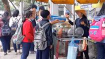 Siết chặt an toàn trước cổng trường học sau các vụ học sinh nhập viện