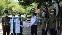 Hỗ trợ vật tư, y tế cho các bệnh viện và bệnh xá Công an chống dịch COVID-19