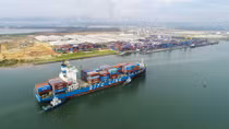Cảng Chu Lai đón tàu container tải trọng lớn nhất từ trước đến nay